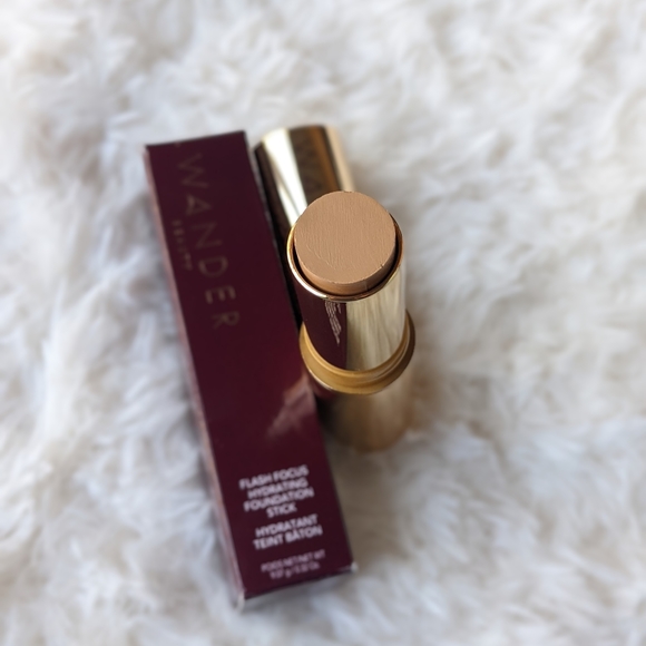 WANDER BEAUTY Flash Focus Hydrating Foundation Golden Medium - Picture 1 of 4